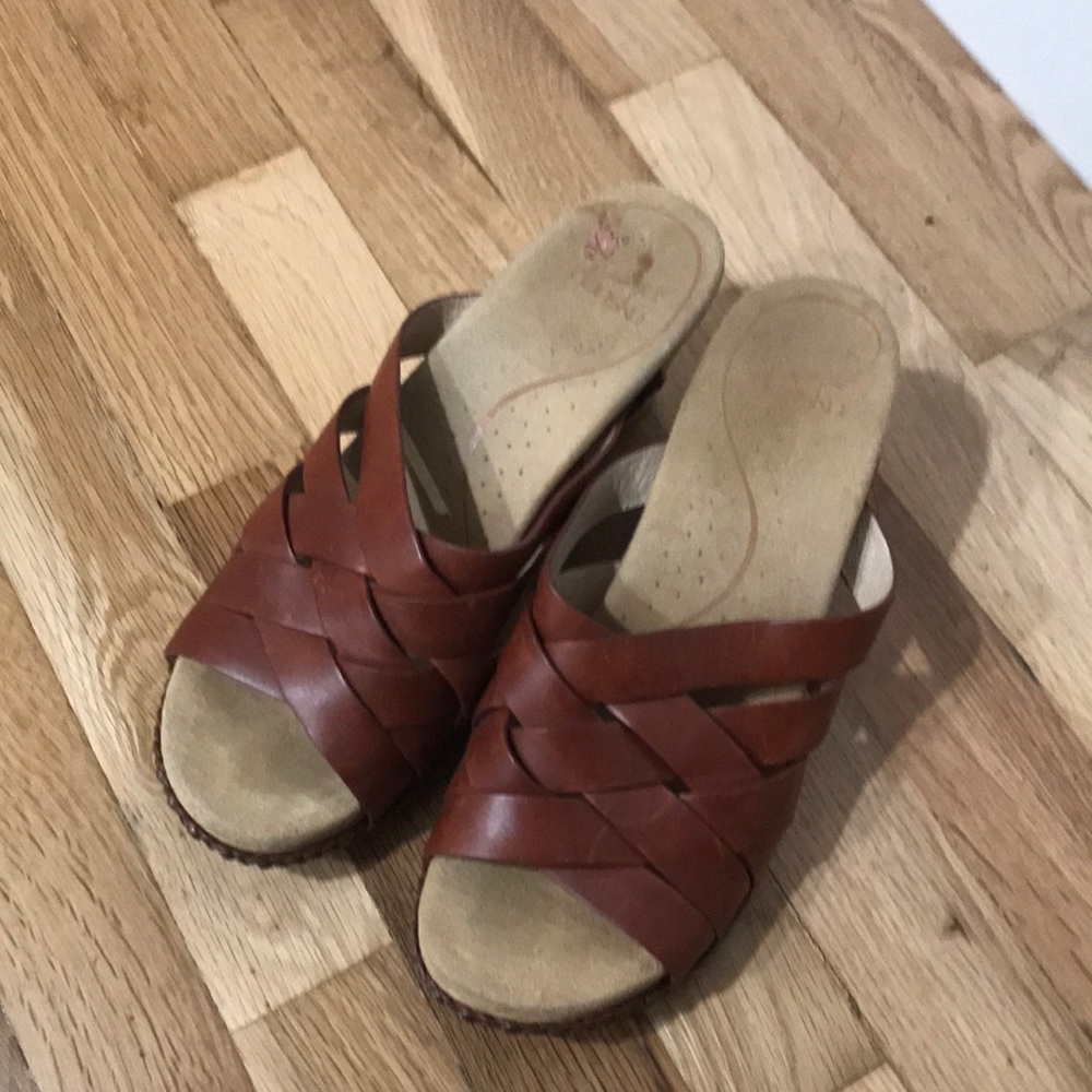 Dansko Tory Sandals size 40 brown